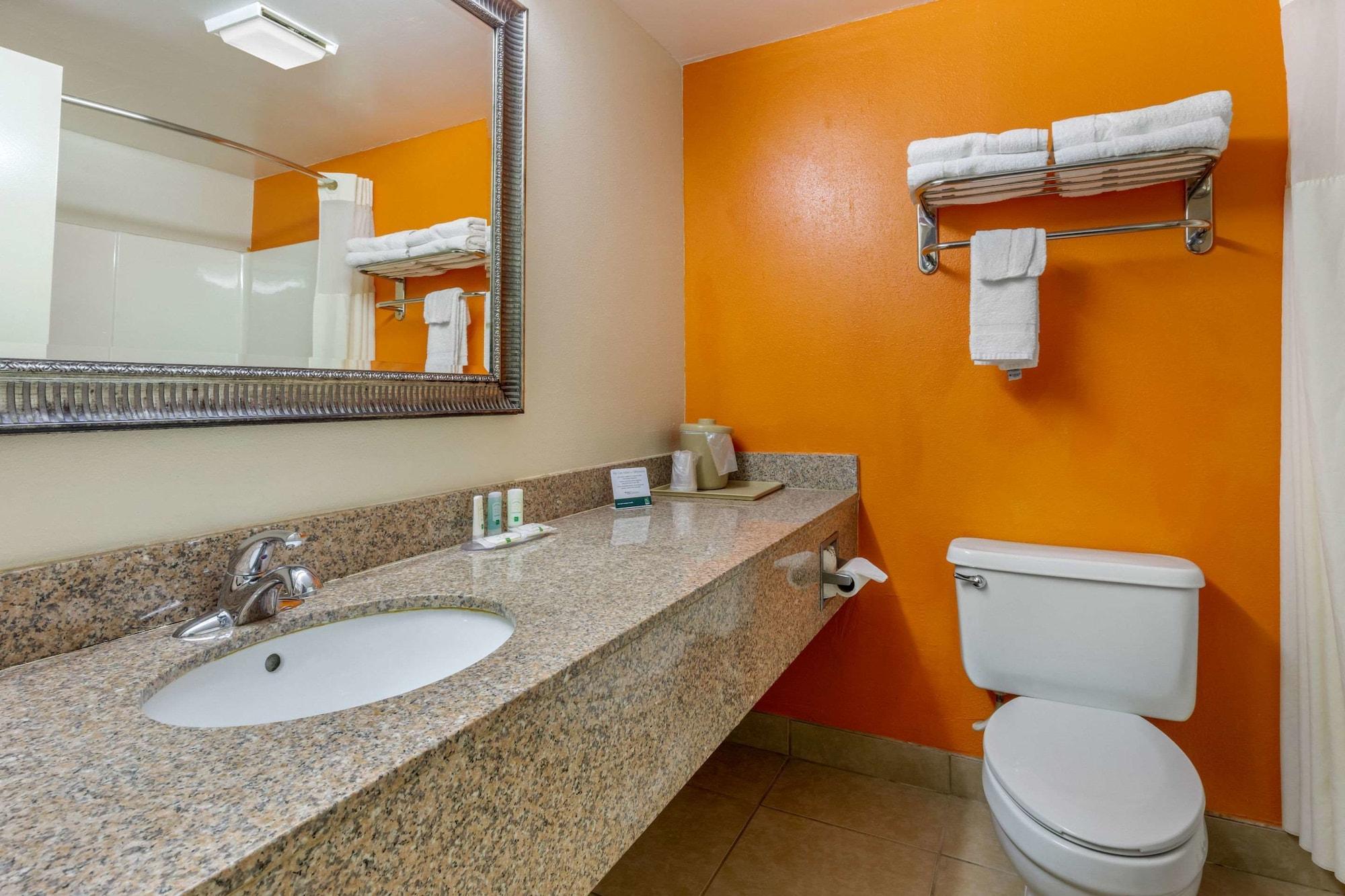 Quality Inn Auburn Campus Area I-85 Экстерьер фото