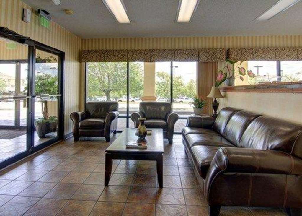 Quality Inn Auburn Campus Area I-85 Интерьер фото