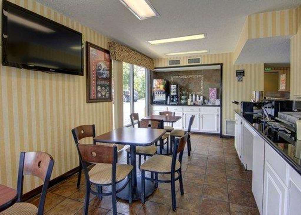 Quality Inn Auburn Campus Area I-85 Ресторан фото